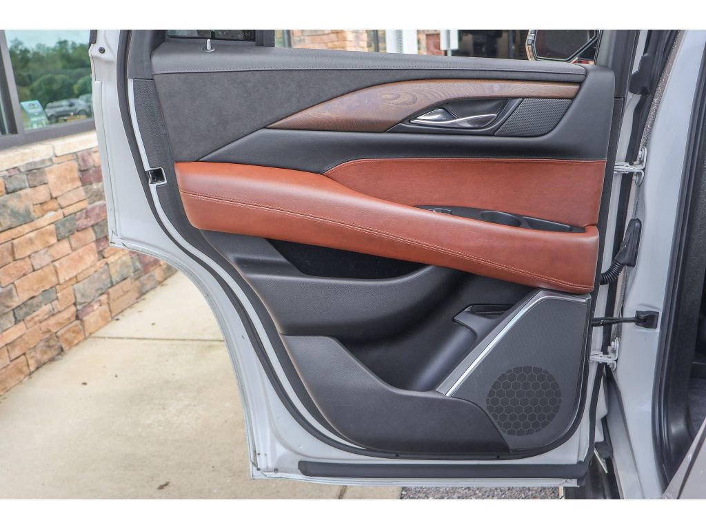 Used 2019 Cadillac Escalade Luxury image 16