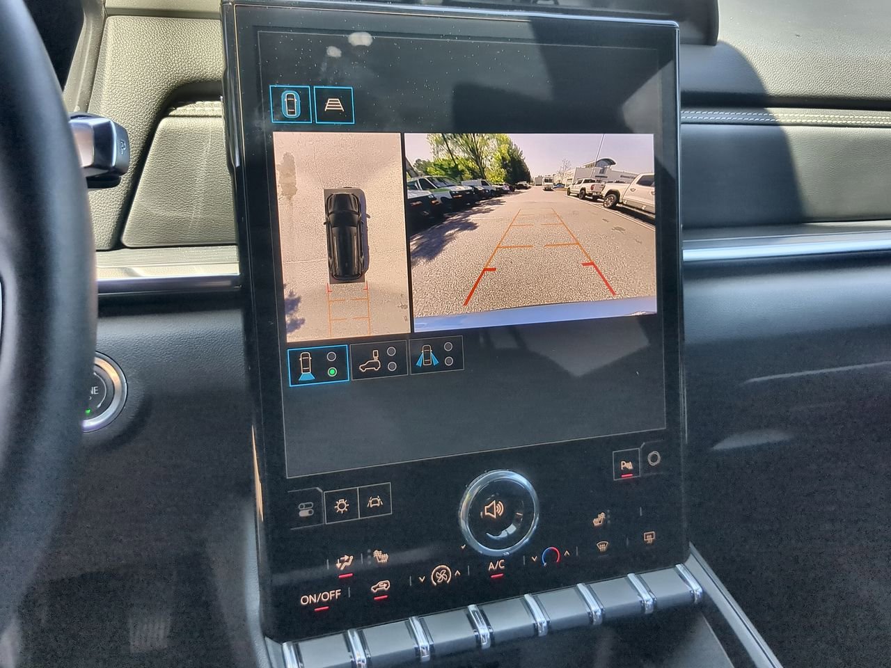 Used 2026 GMC Terrain Elevation w/ Technology Package II image 15