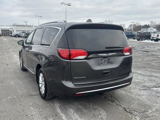 Used 2018 Chrysler Pacifica Touring-L Plus image 7