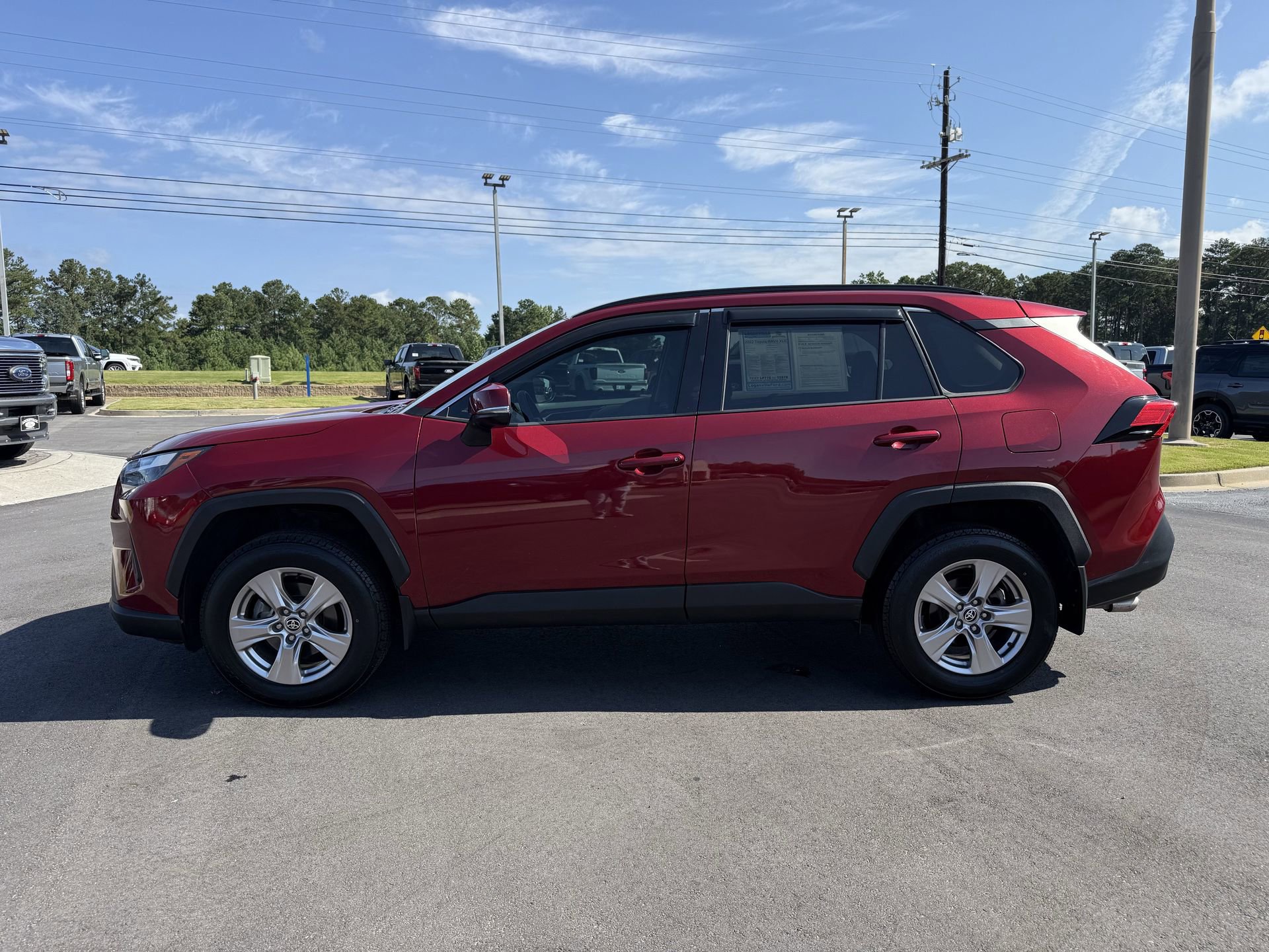 Used 2022 Toyota RAV4 XLE image 24