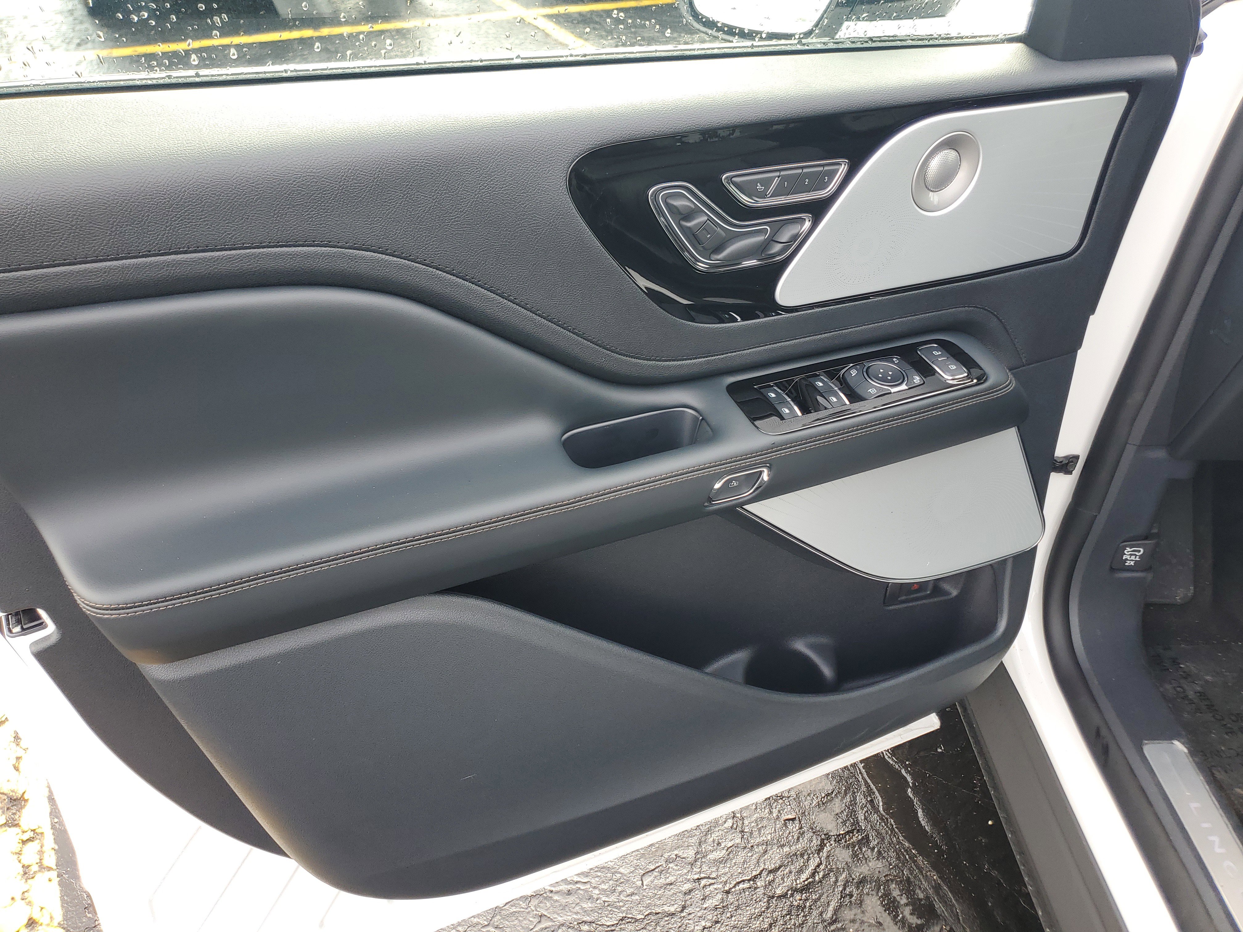 New 2026 Lincoln Aviator Reserve image 8