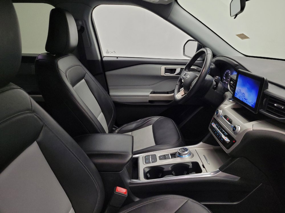 Used 2022 Ford Explorer XLT w/ Equipment Group 202A RWD image 21