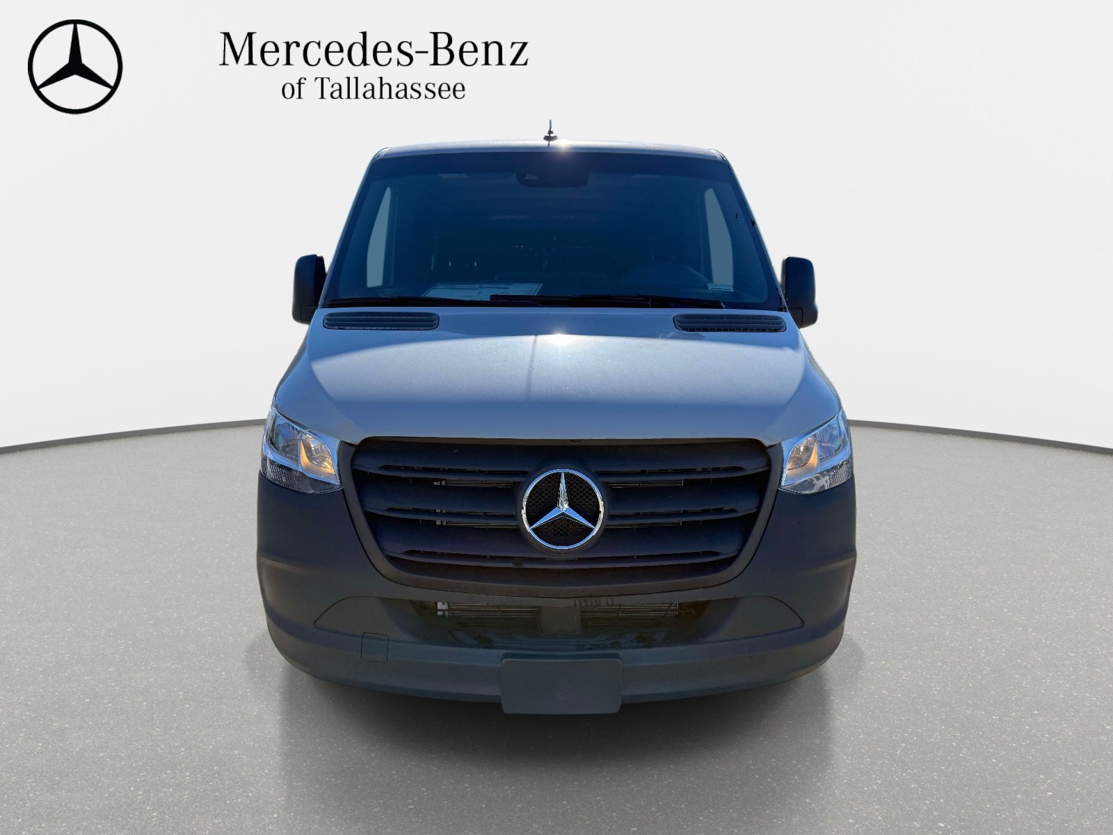 Used 2024 Mercedes-Benz Sprinter 2500 image 2