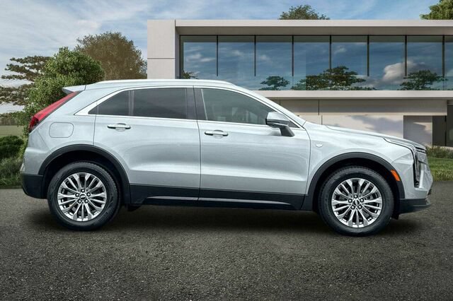 Certified 2025 Cadillac XT4 Premium Luxury FWD image 3