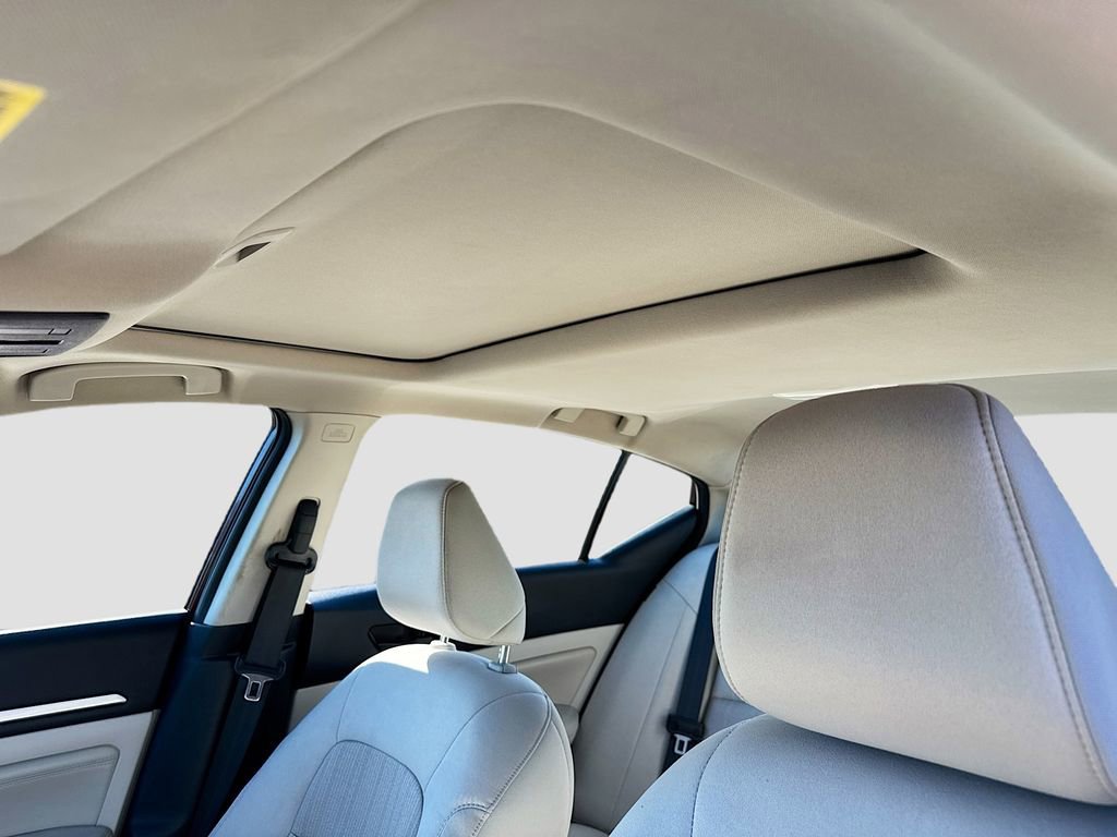 Used 2023 Nissan Altima 2.5 SV w/ SV Premium Package image 9