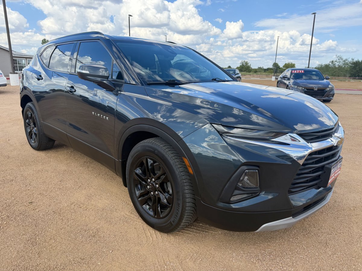 Used 2020 Chevrolet Blazer LT w/ Sound & Technology Package AWD/4WD image 2