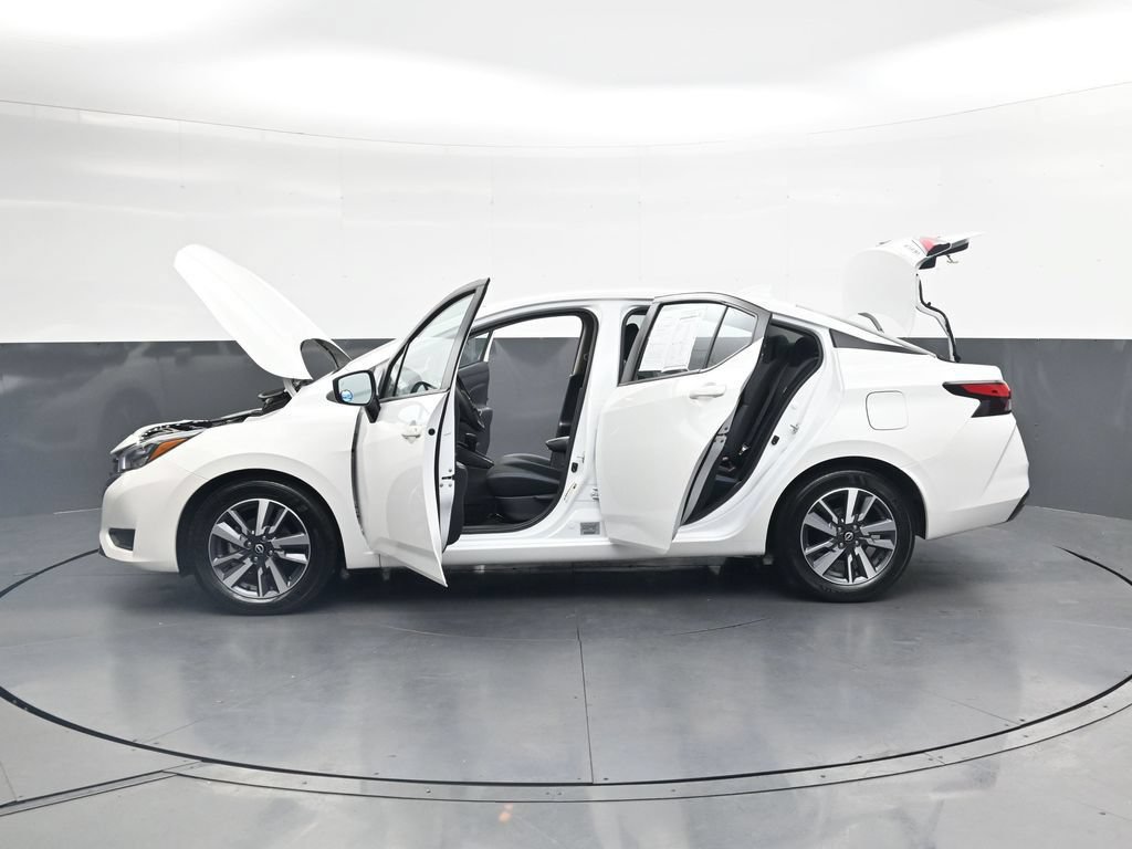 Used 2025 Nissan Versa SV FWD image 38
