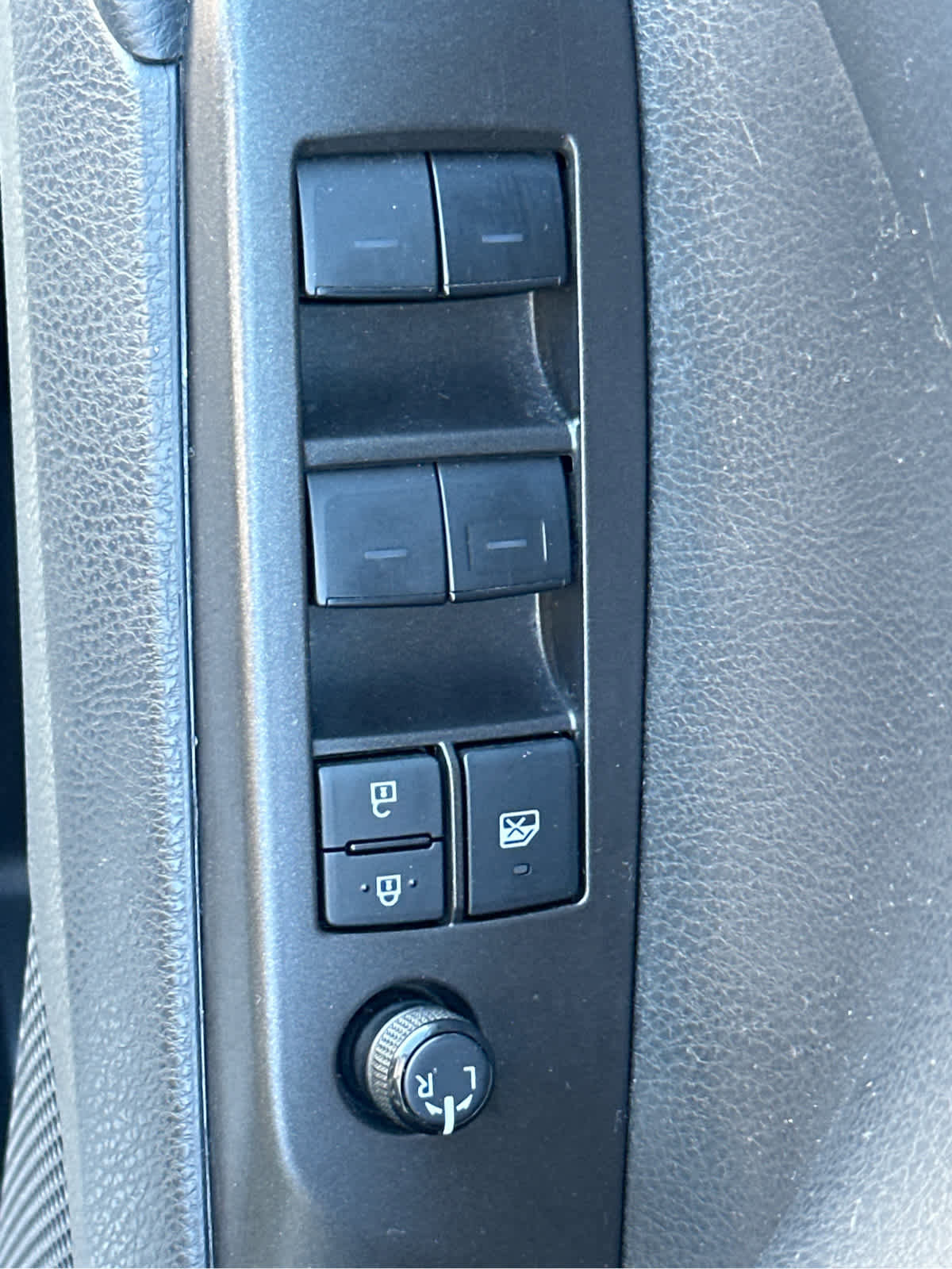 Used 2024 Toyota Camry SE image 18