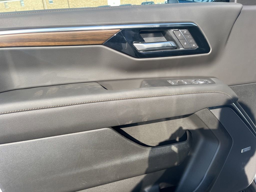 New 2026 Chevrolet Tahoe High Country AWD/4WD image 14