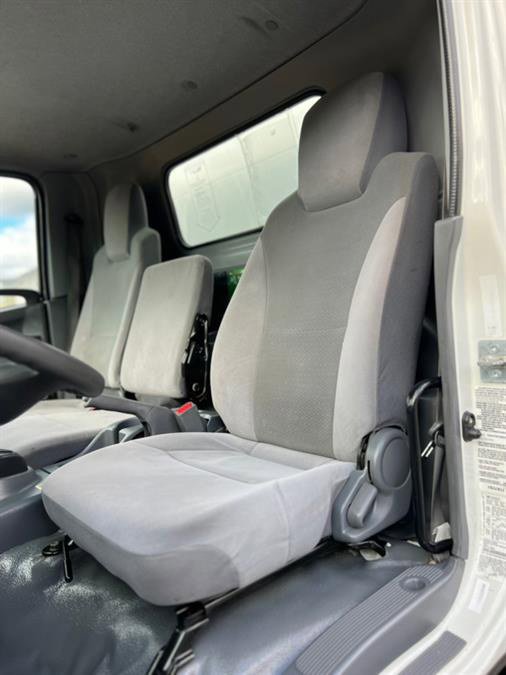 Used 2019 Isuzu NPR image 17