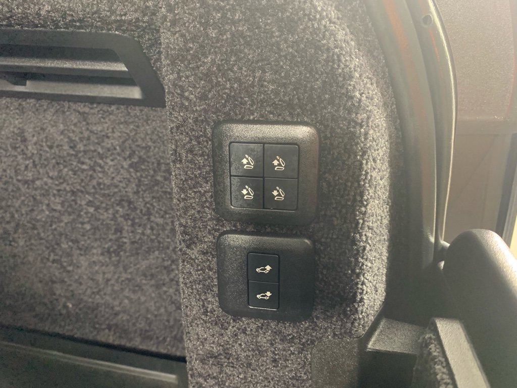 Used 2019 Land Rover Range Rover HSE image 35