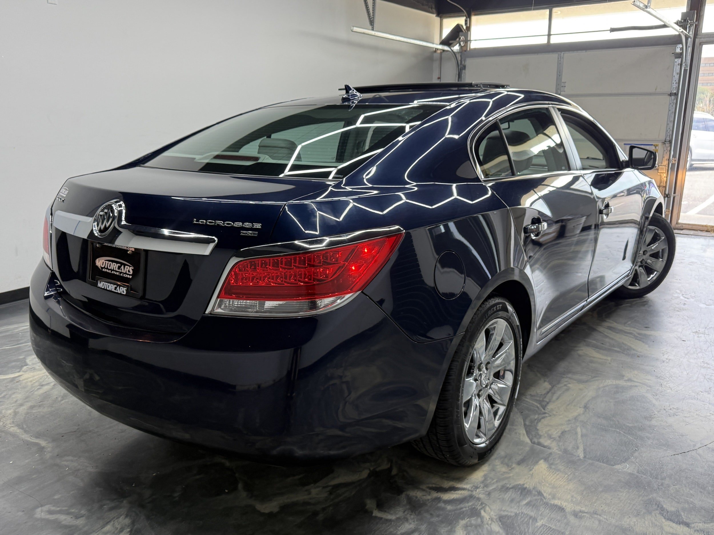 Used 2010 Buick LaCrosse CXL FWD image 5