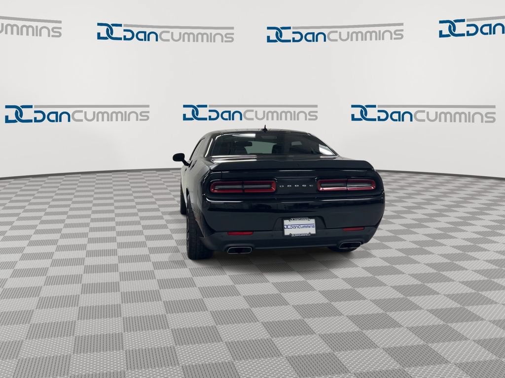 Used 2016 Dodge Challenger R/T Scat Pack RWD image 7