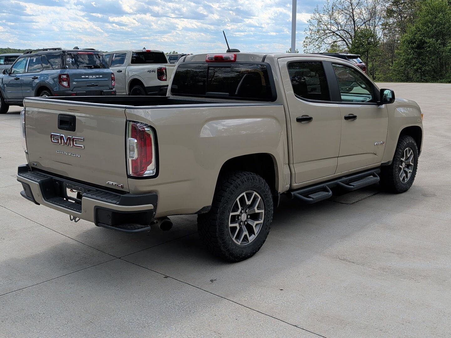 Used 2021 GMC Canyon AT4 w/ Driver Alert Package AWD/4WD image 5