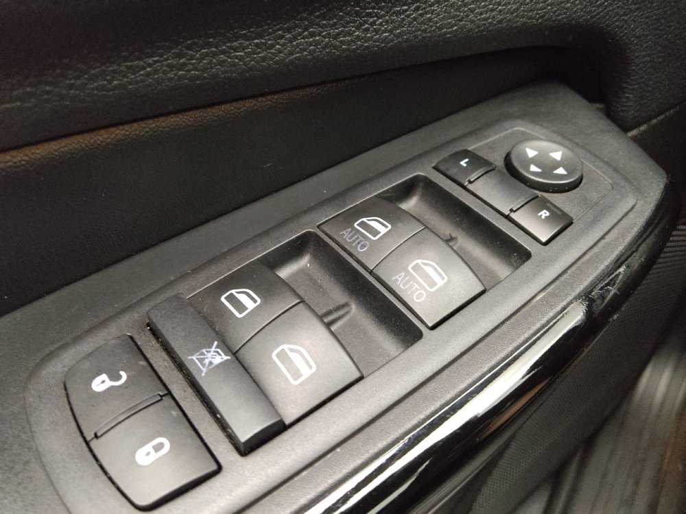 Used 2020 Jeep Cherokee Latitude Plus FWD image 27