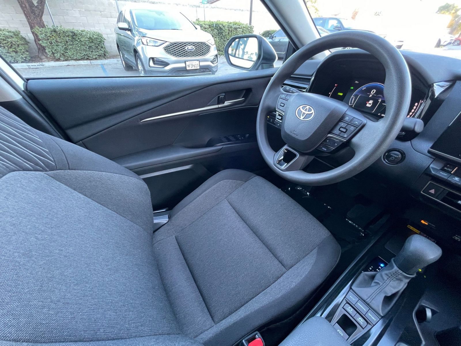 Used 2025 Toyota Camry LE image 34