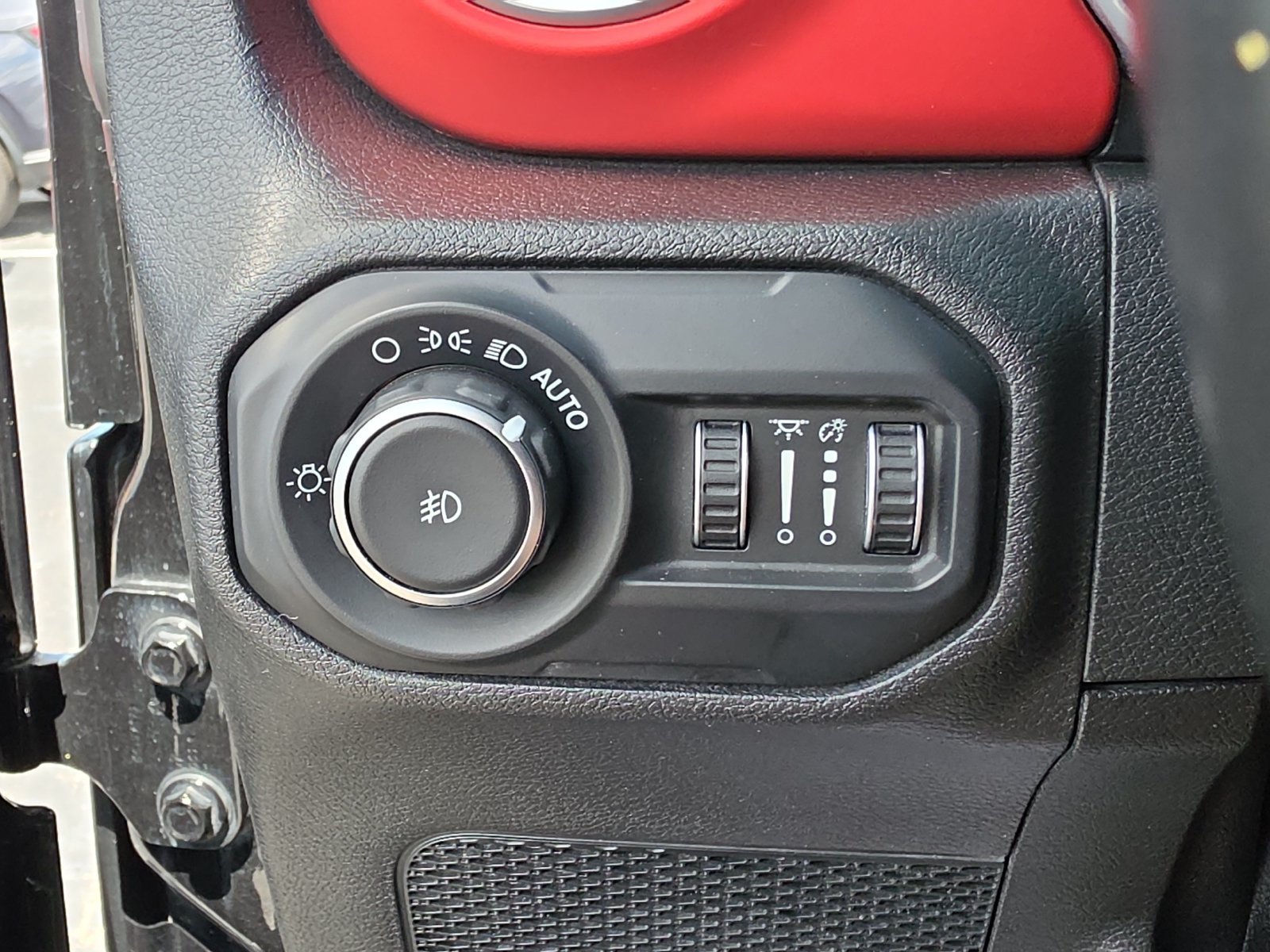 Used 2018 Jeep Wrangler Rubicon AWD/4WD image 18