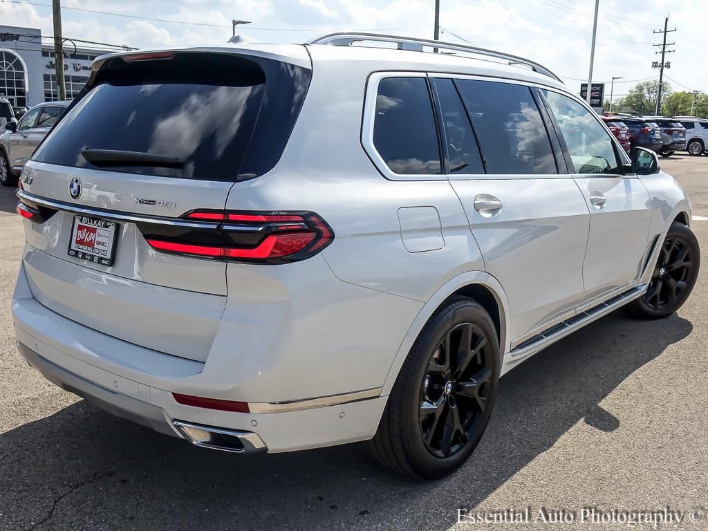 Used 2026 BMW X7 xDrive40i AWD/4WD image 9