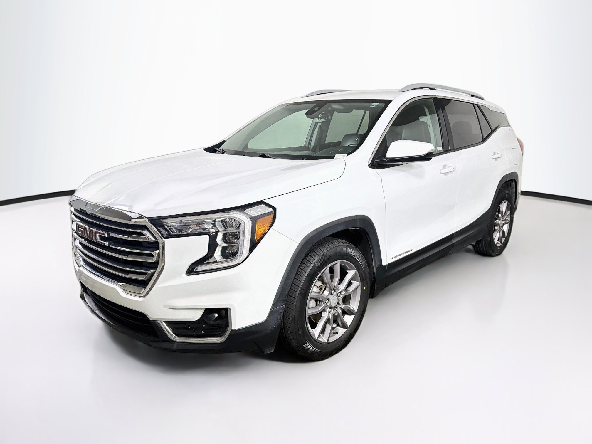 Used 2023 GMC Terrain SLT FWD image 3