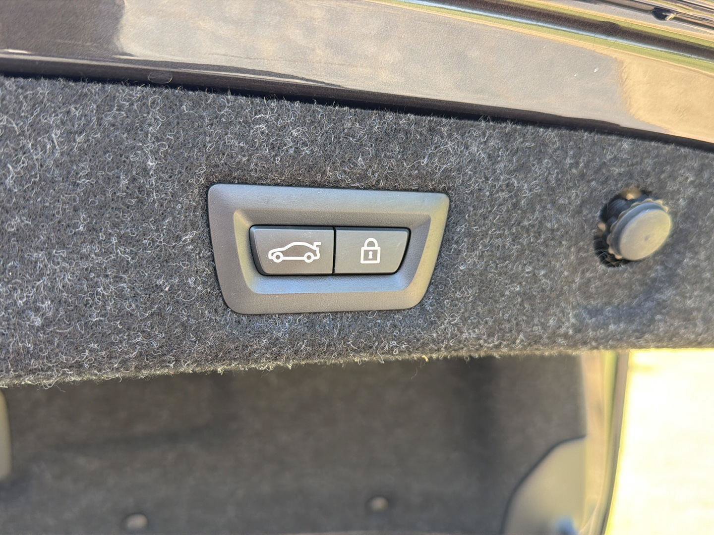 Used 2023 BMW 530e w/ Premium Package RWD image 36