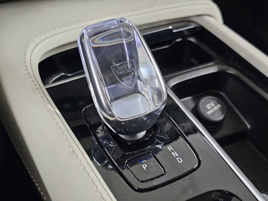 Used 2025 Volvo XC90 T8 Ultra image 17