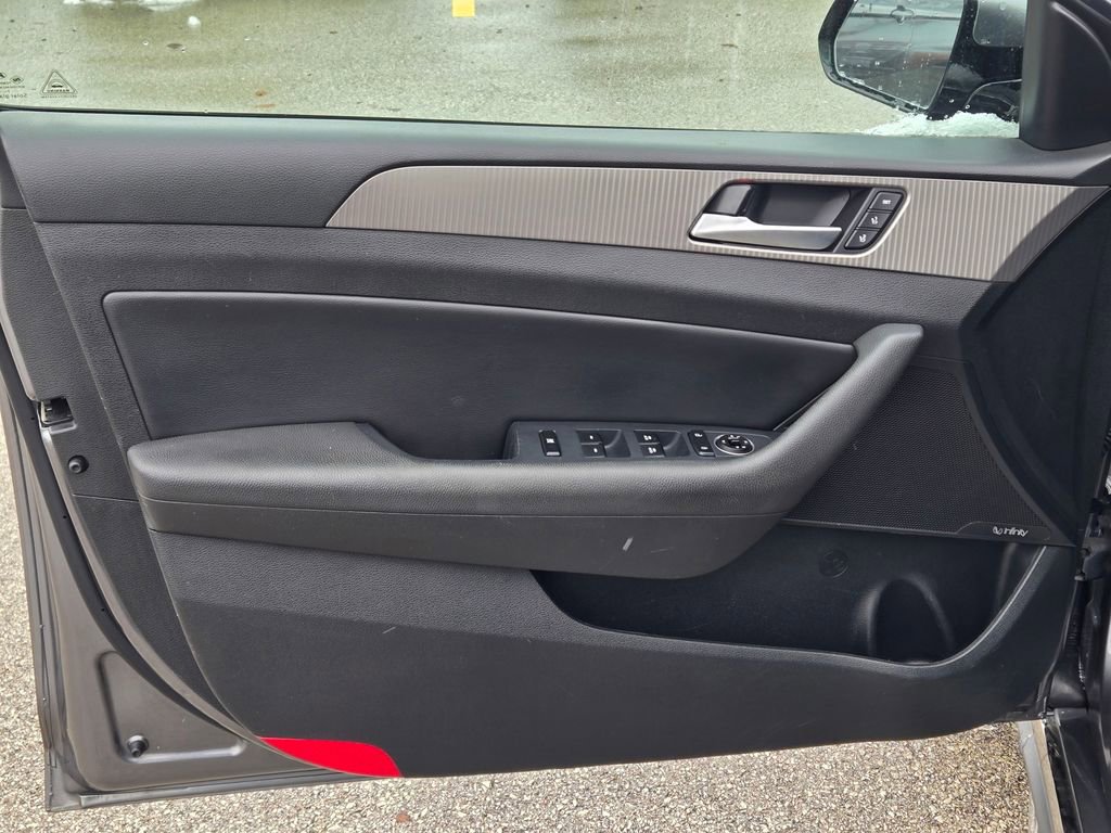 Used 2018 Hyundai Sonata Limited image 28