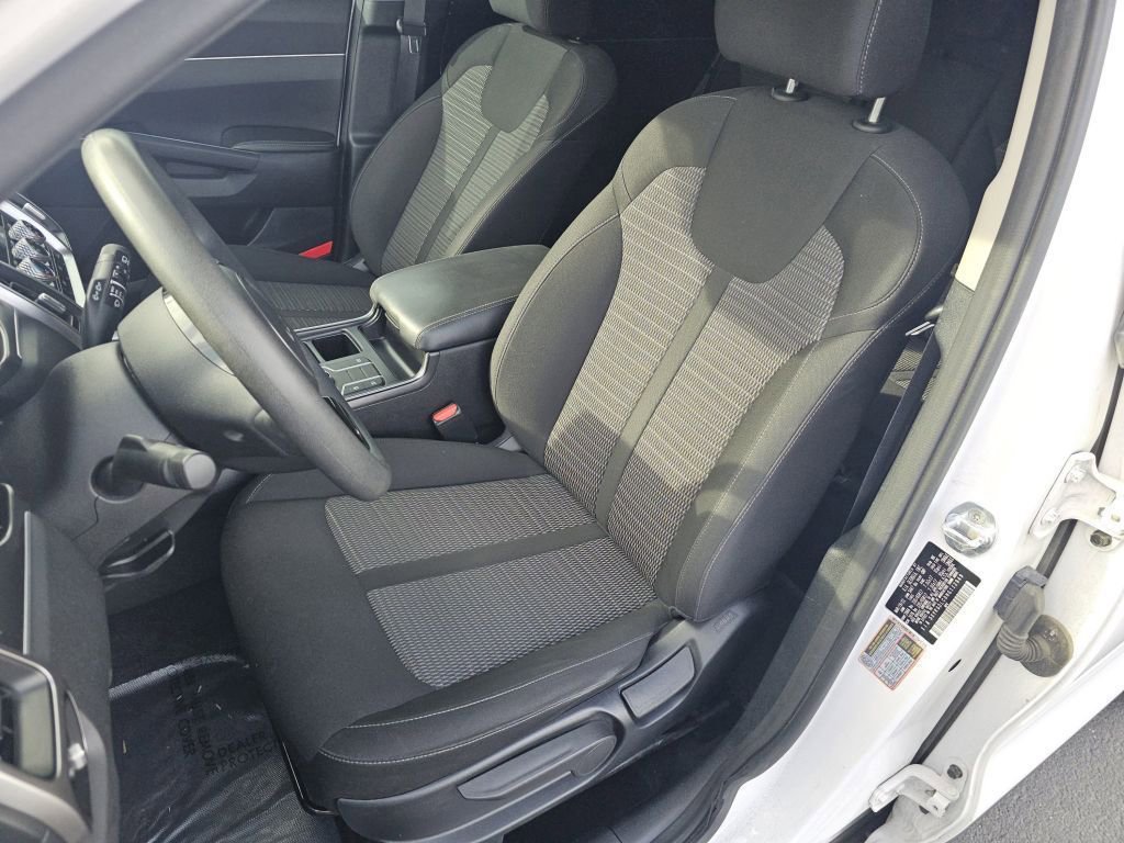 Used 2022 Kia Sorento LX image 6