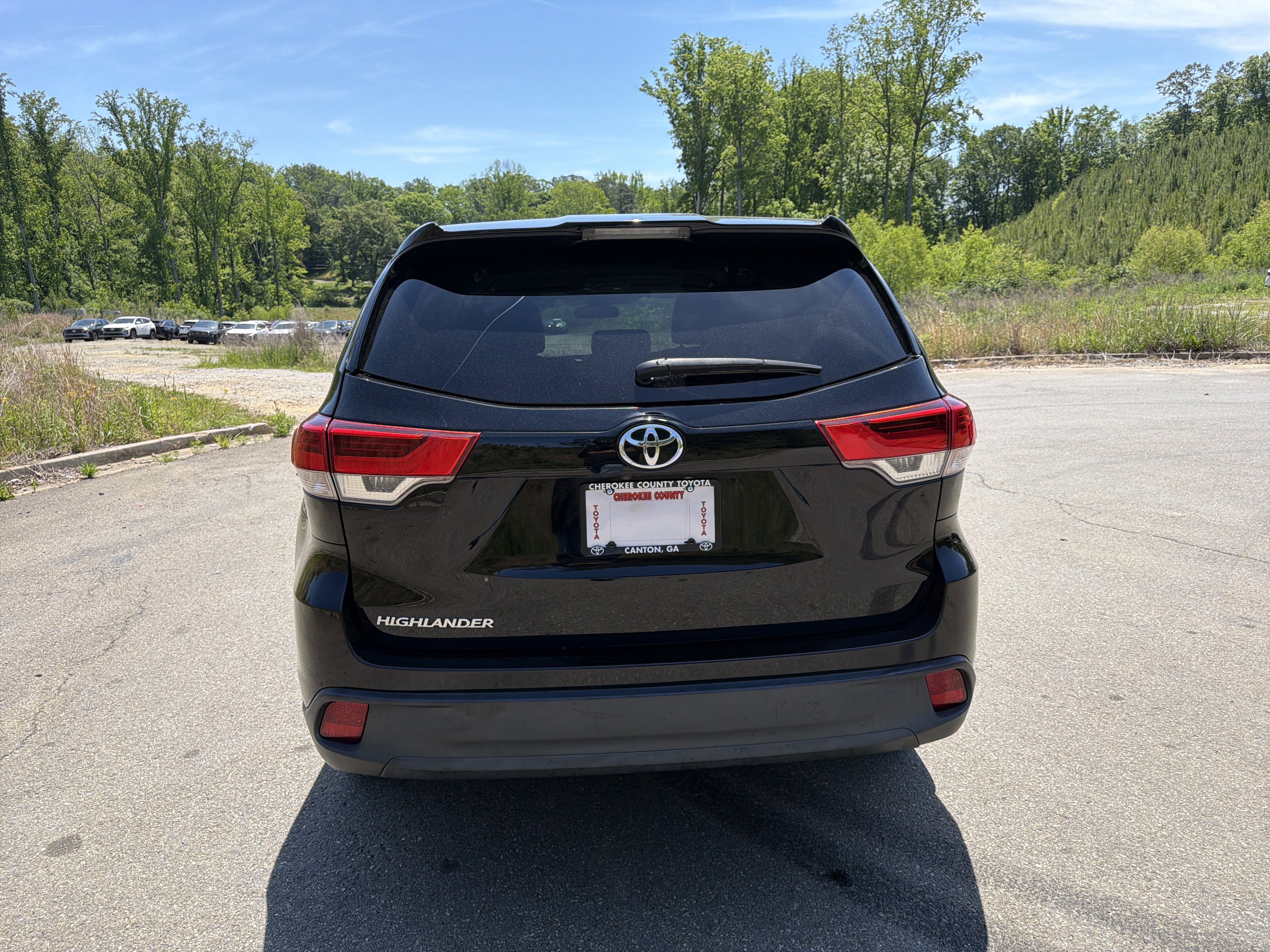 Used 2019 Toyota Highlander LE FWD image 6