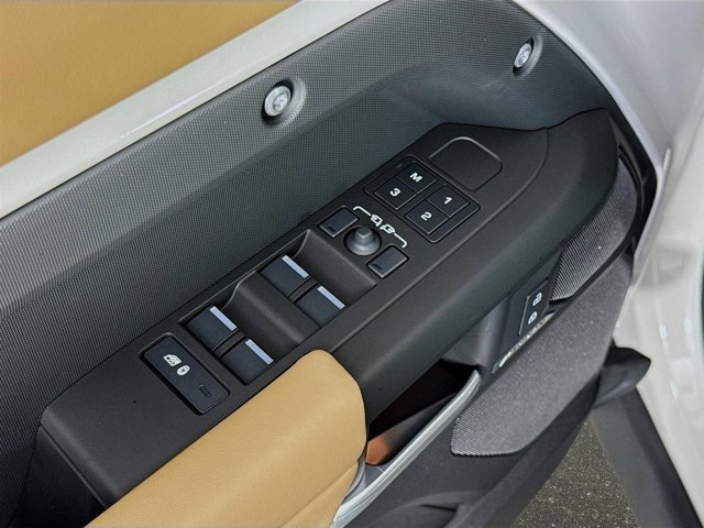 Used 2026 Land Rover Defender 110 S image 20