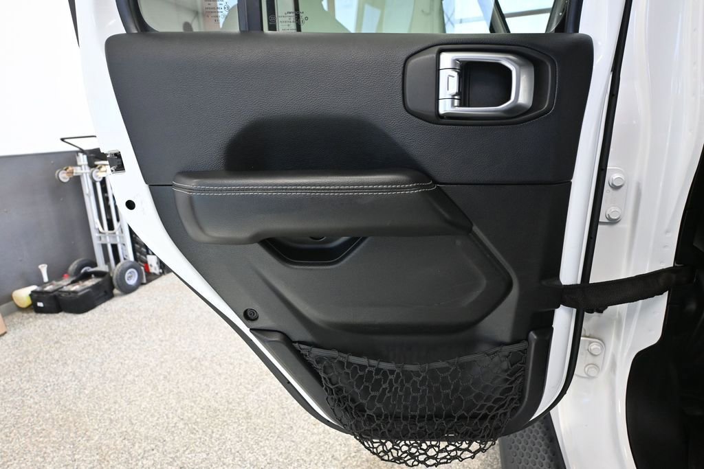 Used 2018 Jeep Wrangler Unlimited Sahara w/ Dual Top Group AWD/4WD image 38