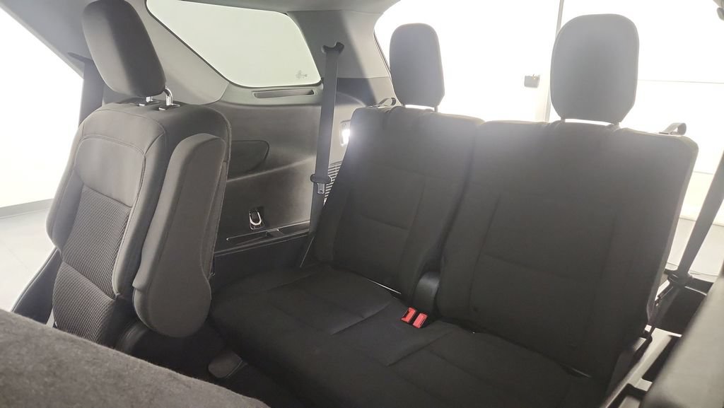 Used 2023 Ford Explorer XLT AWD/4WD image 28
