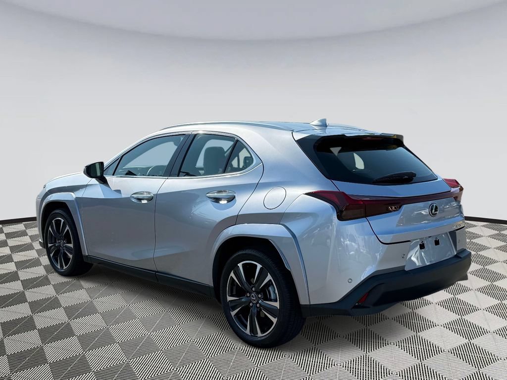 Used 2025 Lexus UX 300h AWD w/ Accessory Package (Z1) image 4