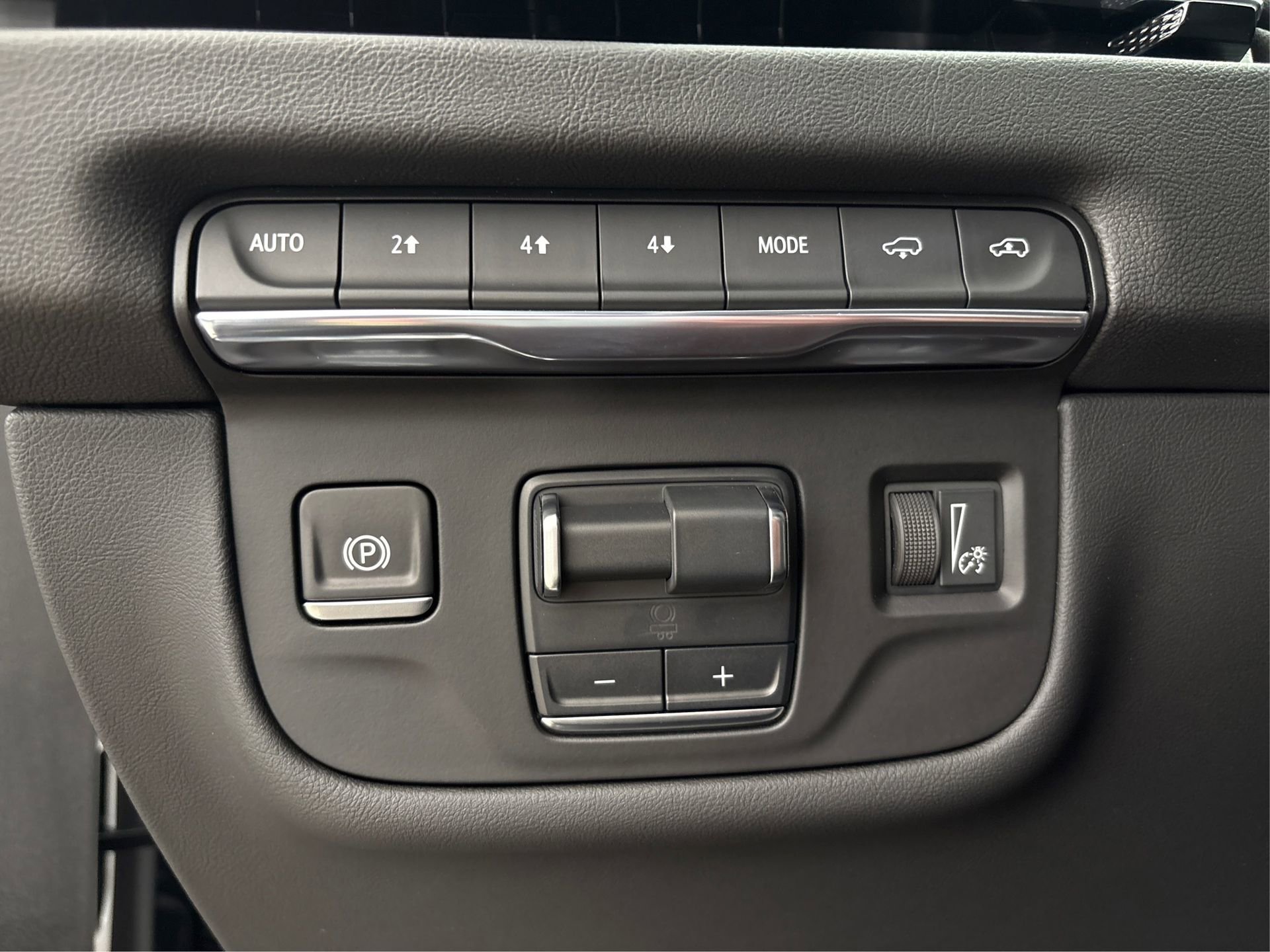 New 2025 Cadillac Escalade ESV Sport w/ Touring Package image 20