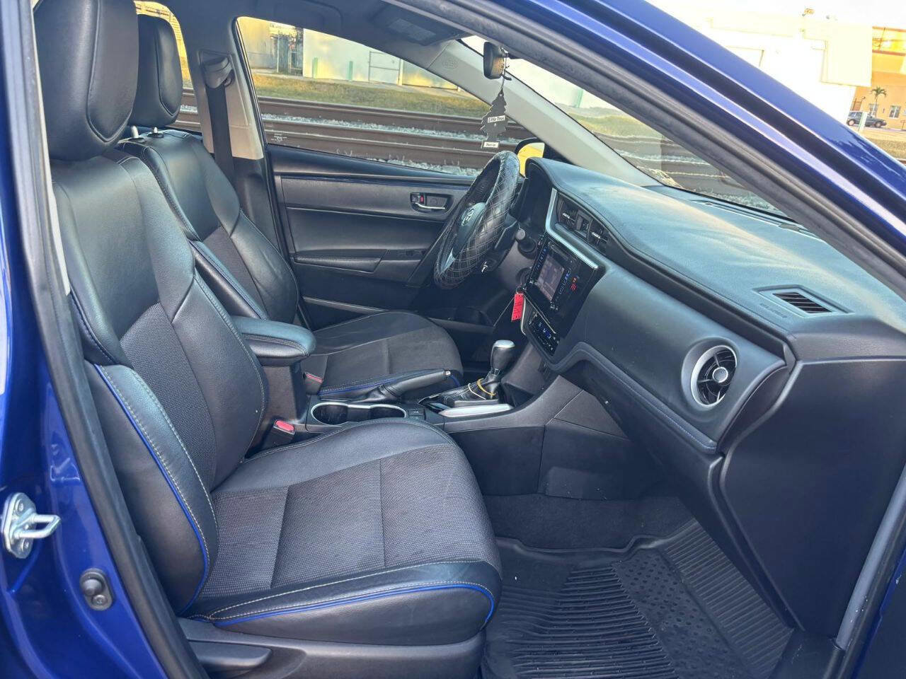 Used 2019 Toyota Corolla SE FWD image 20