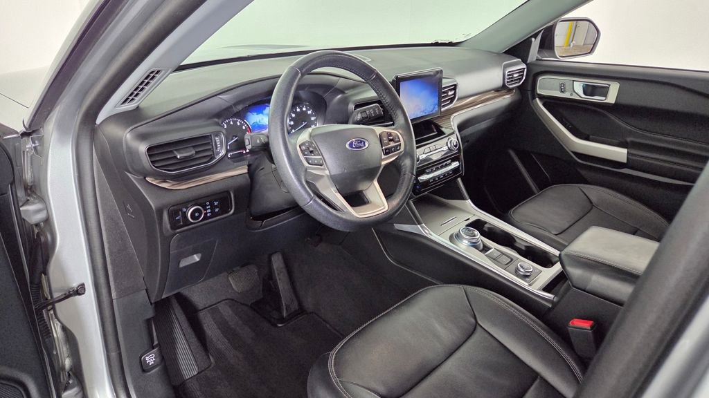 Used 2023 Ford Explorer Limited w/ Equipment Group 301A image 15