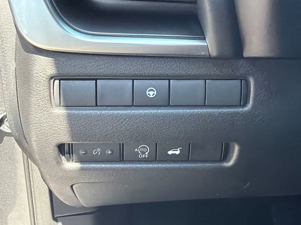 Used 2024 Nissan Rogue SV AWD/4WD image 31