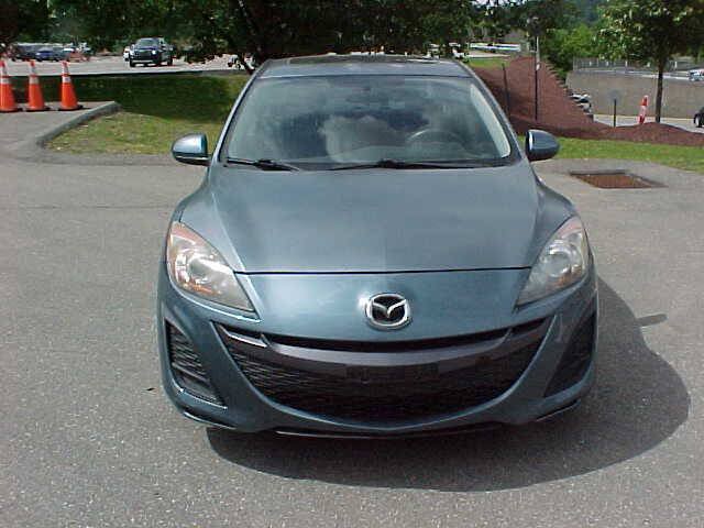 Used 2011 MAZDA MAZDA3 i Touring FWD image 3