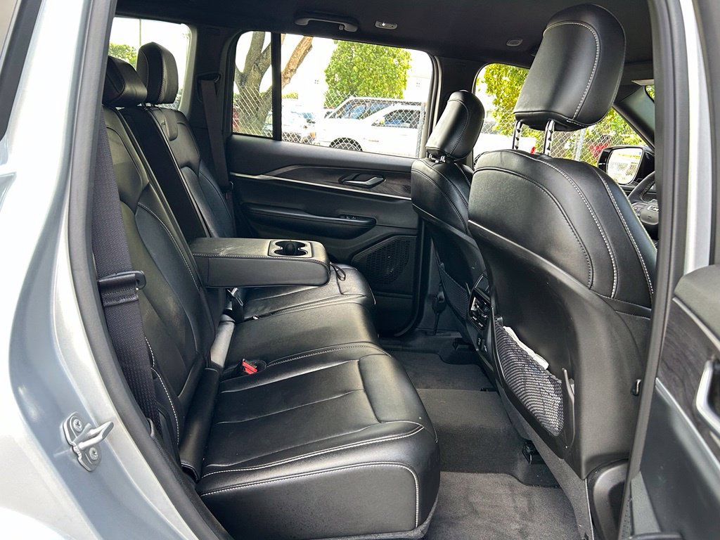 Certified 2025 Jeep Grand Cherokee Limited RWD image 41