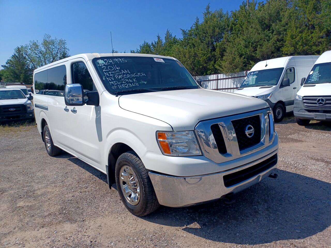 Used 2016 Nissan NV 3500 SV w/ SV Technology Package image 3