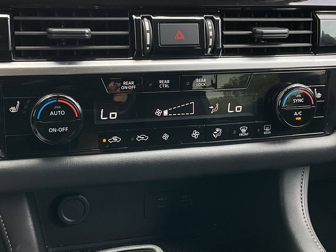 Used 2025 Nissan Pathfinder SV image 33