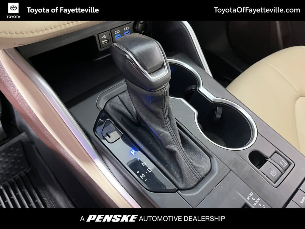 Used 2022 Toyota Highlander XLE FWD image 36
