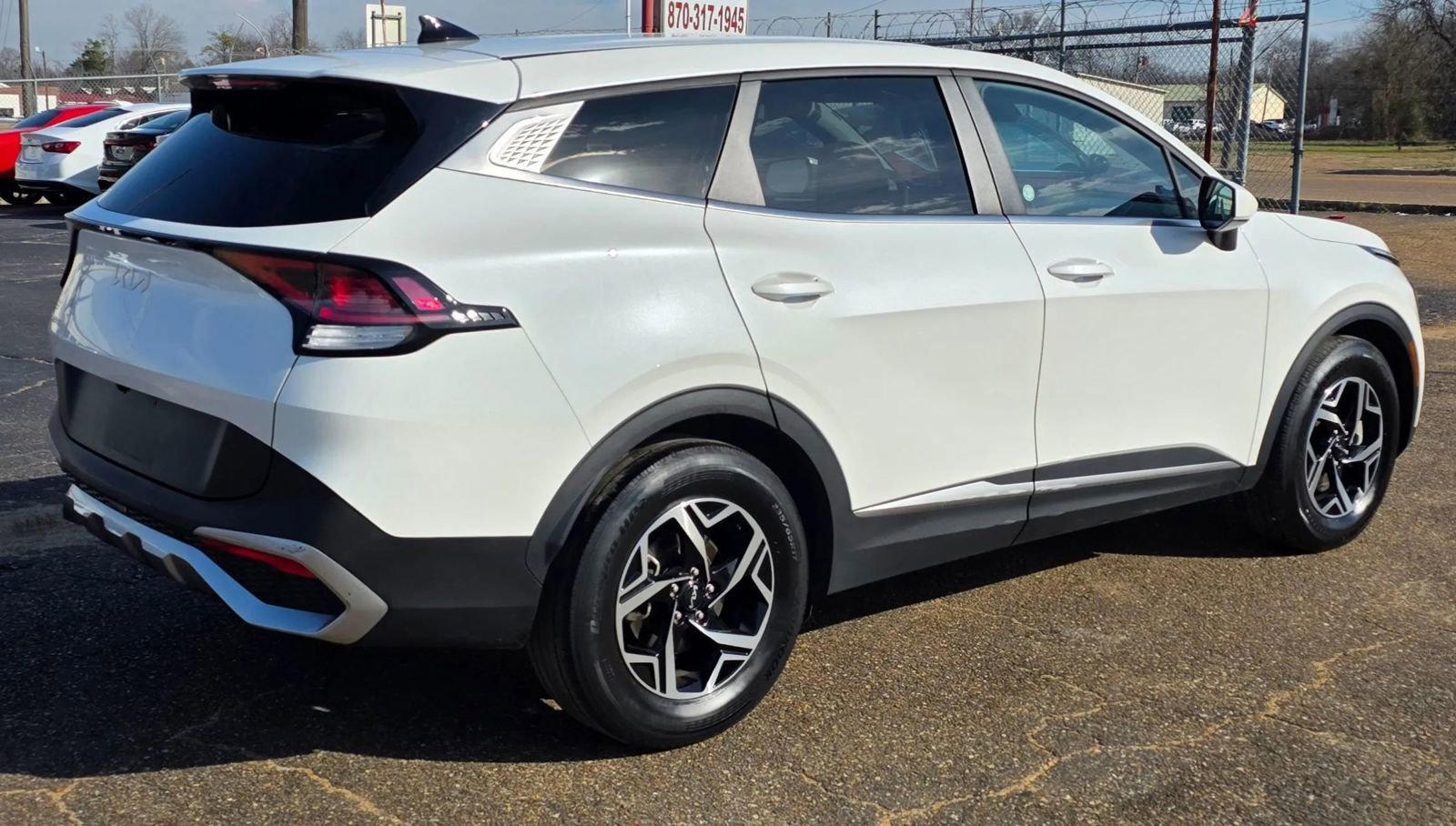 Used 2024 Kia Sportage LX image 3