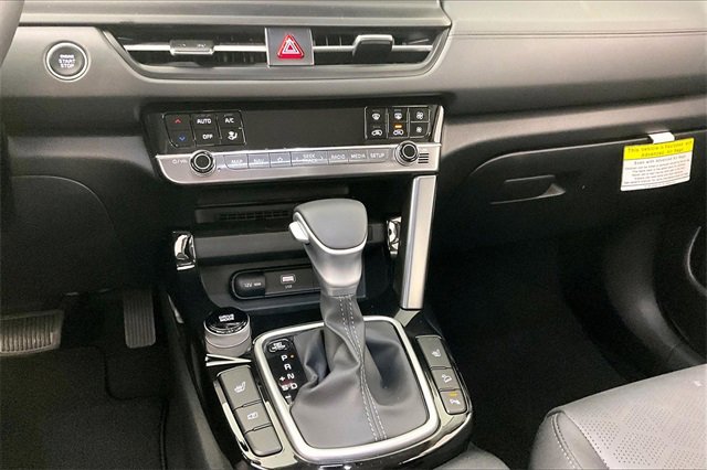 Certified 2026 Kia Seltos EX w/ EX Sunroof Package image 9