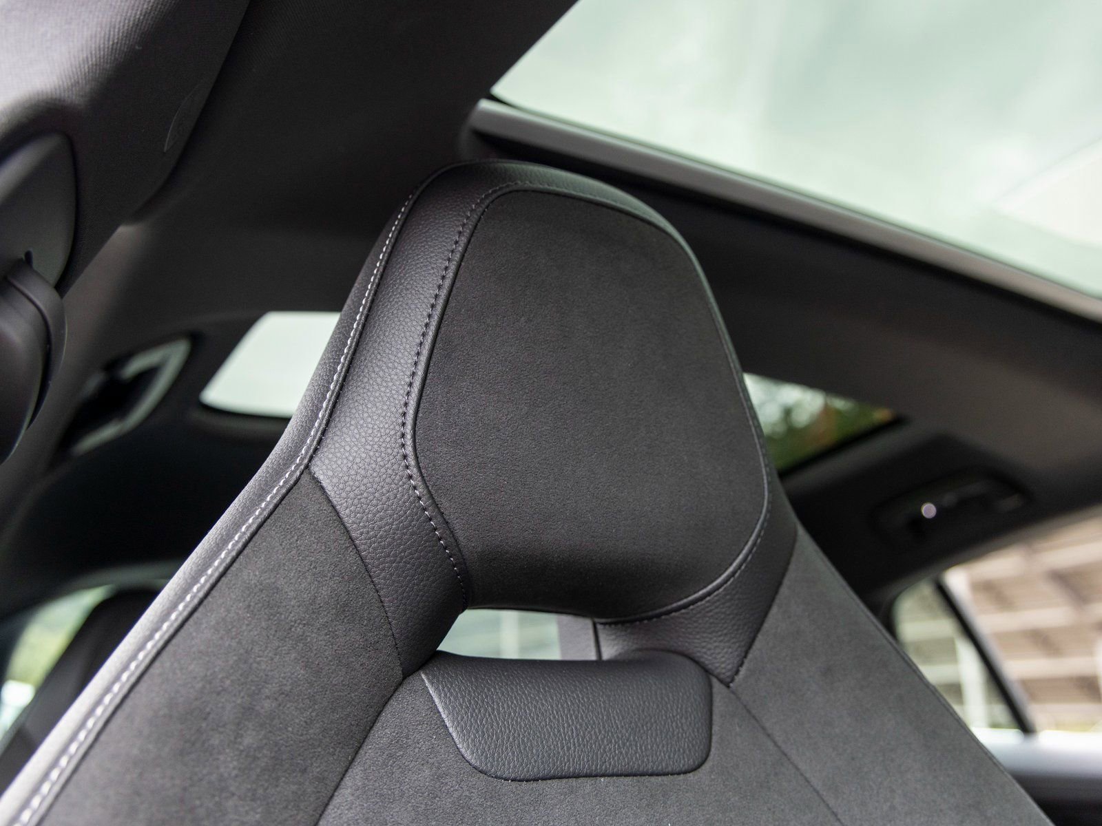 Certified 2025 Porsche Panamera 4 image 59