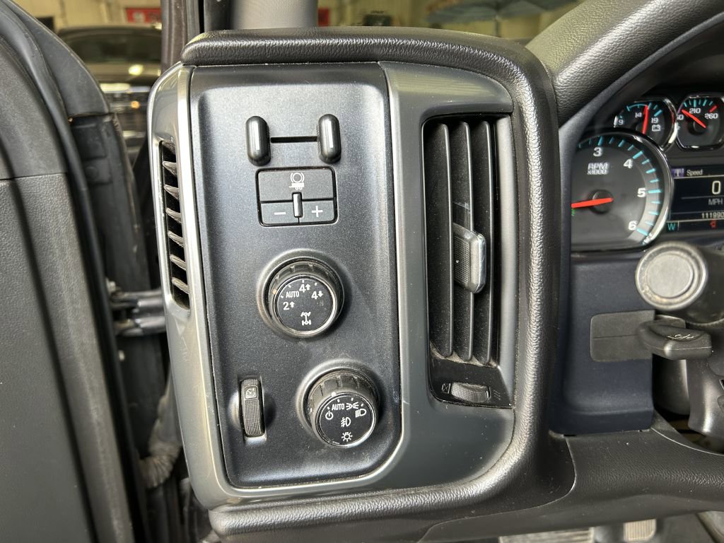 Used 2015 Chevrolet Silverado 1500 LT w/ LT Convenience Package AWD/4WD image 5