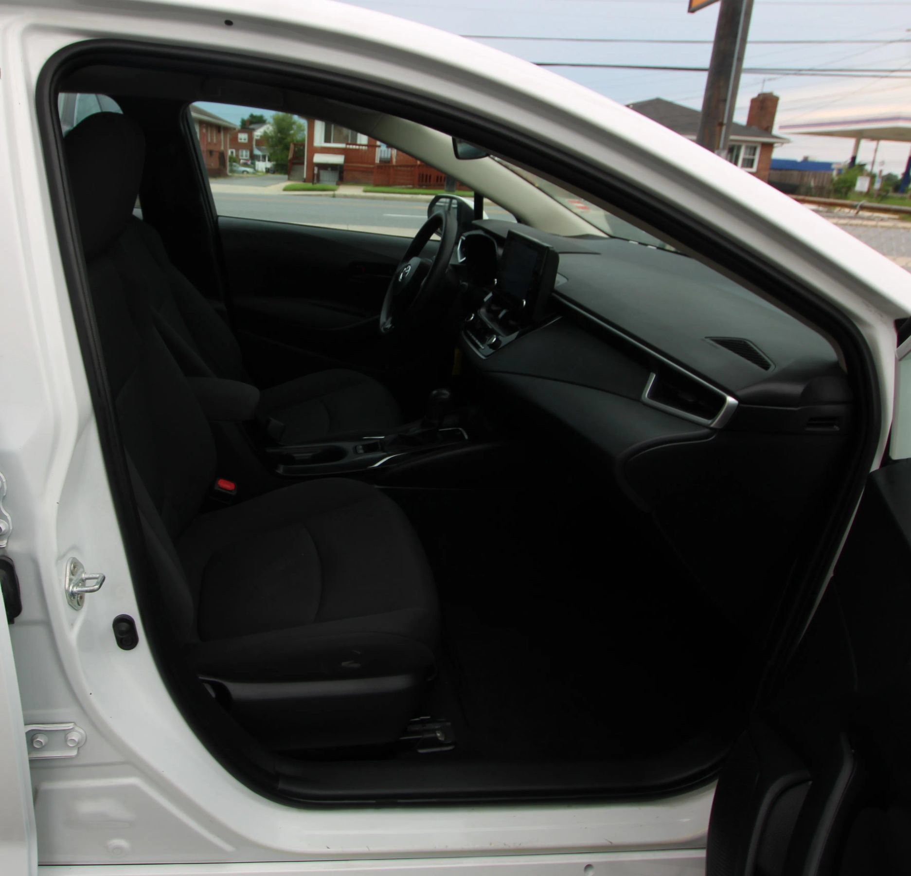 Used 2022 Toyota Corolla LE FWD image 10
