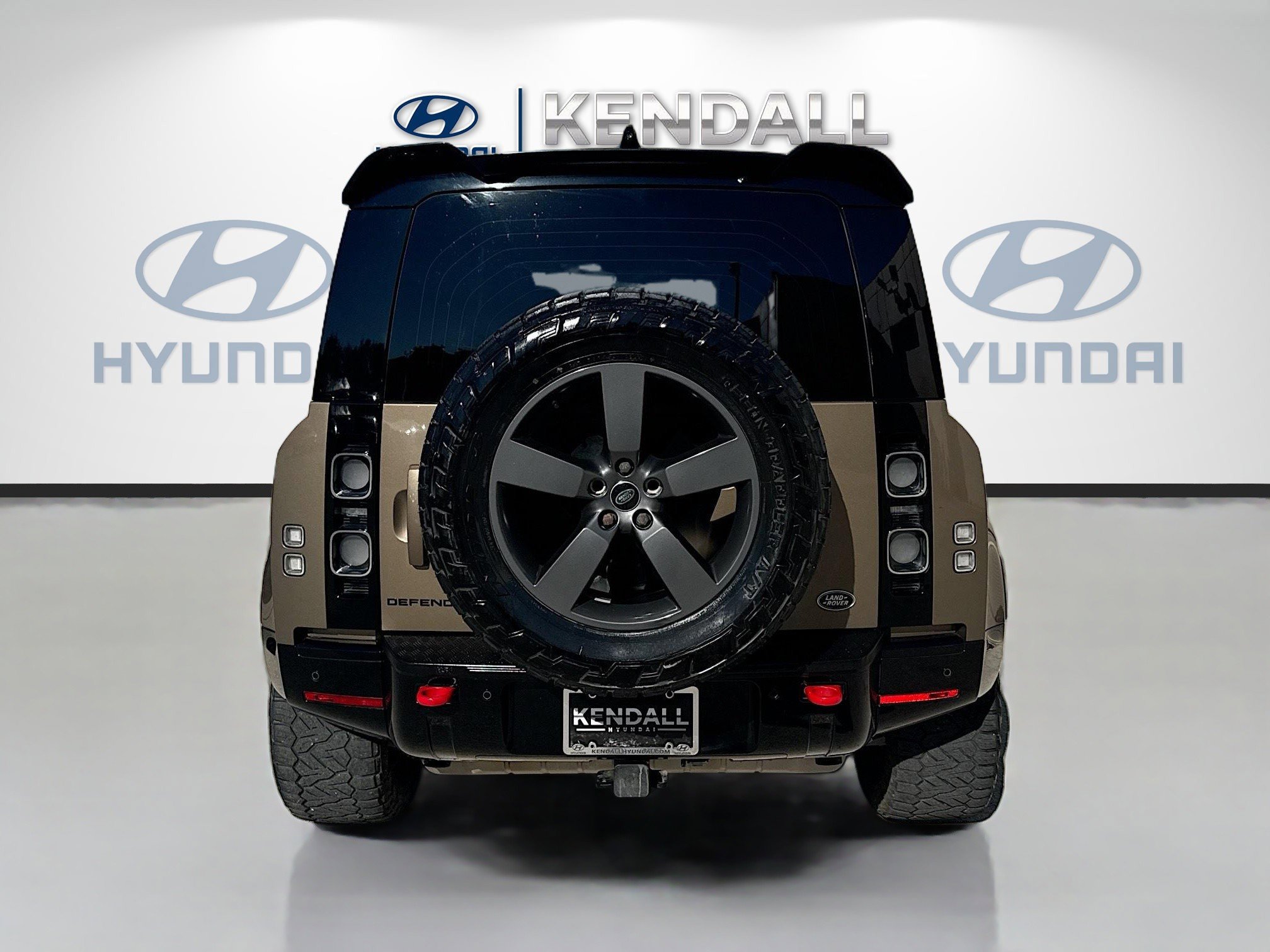 Used 2023 Land Rover Defender 110 X image 5