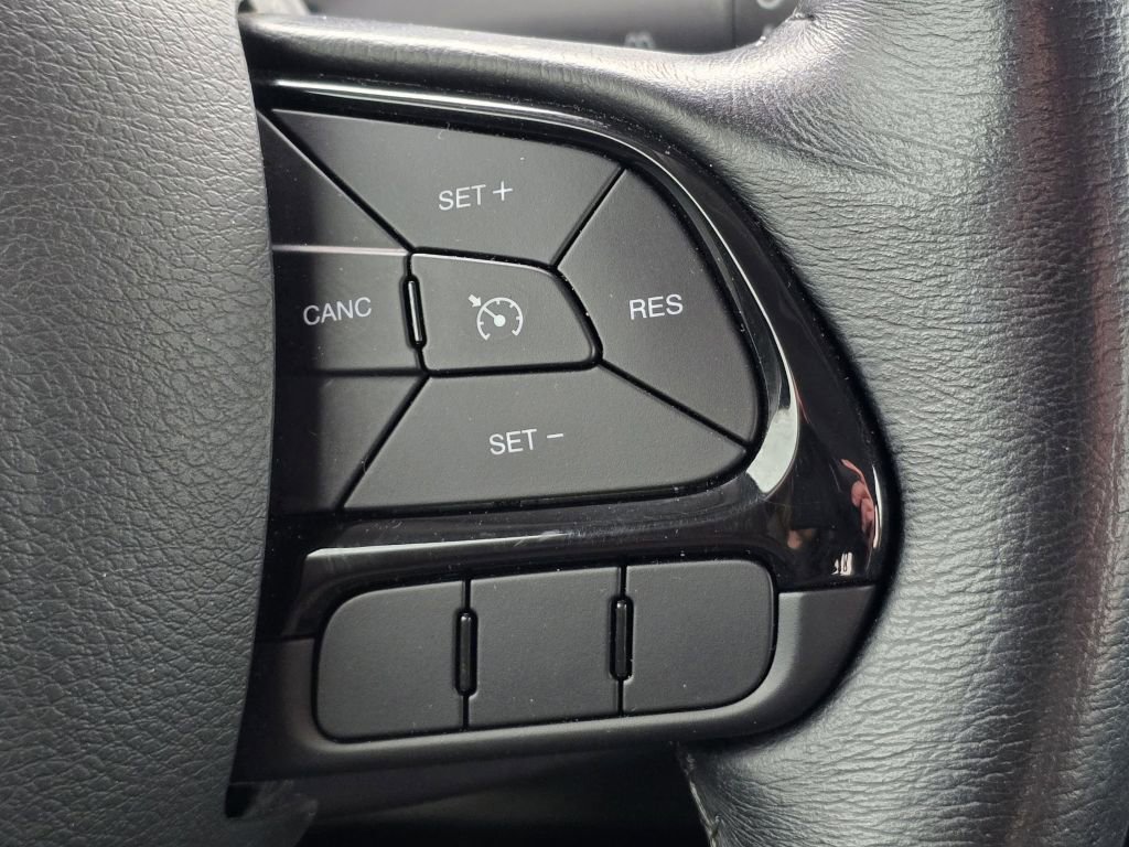 Used 2018 Jeep Renegade Altitude FWD image 12