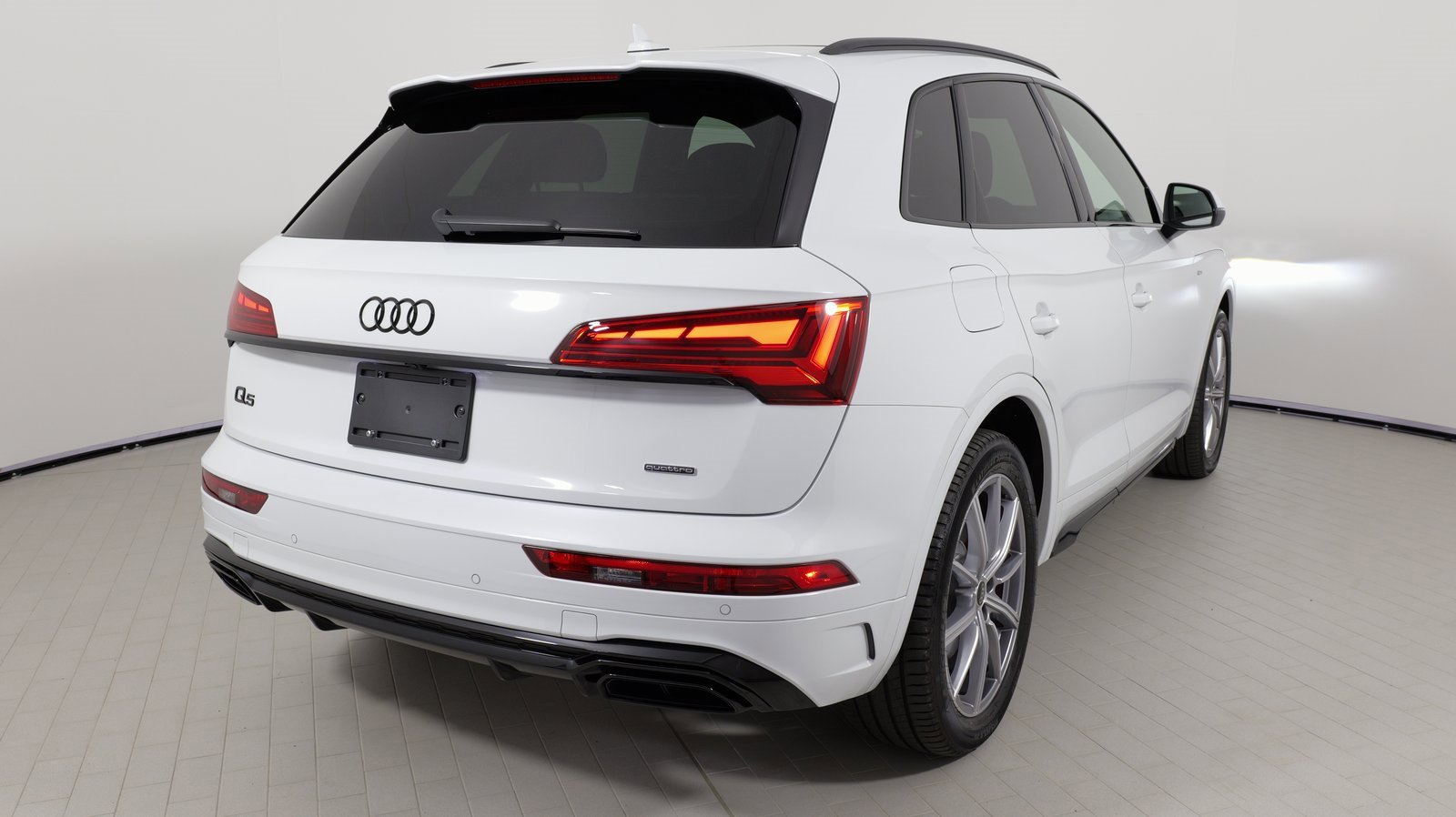Used 2024 Audi Q5 e Premium Plus w/ Premium Plus Package image 28