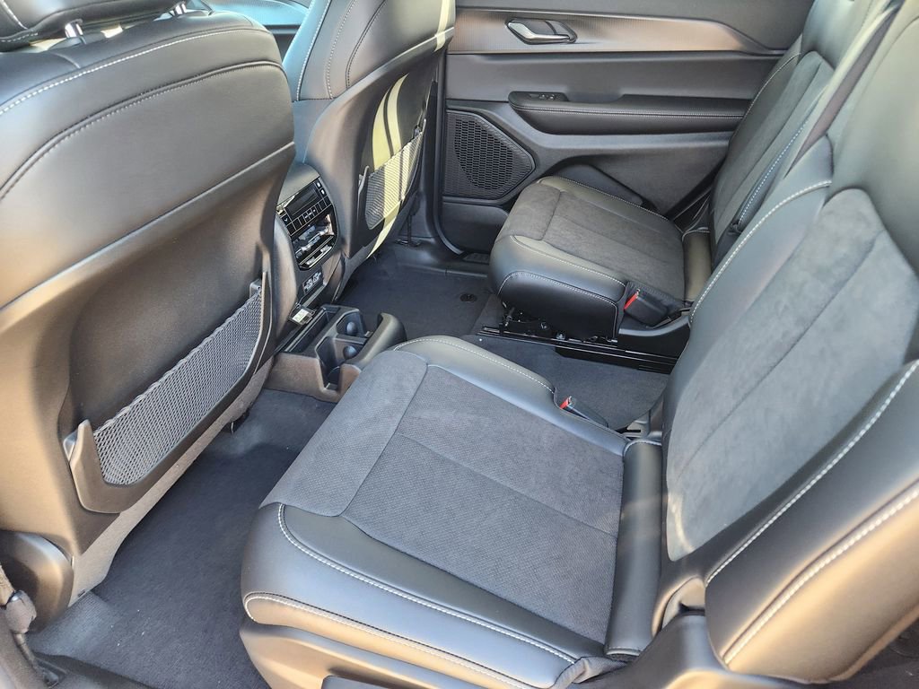 New 2025 Jeep Grand Cherokee L Altitude image 20